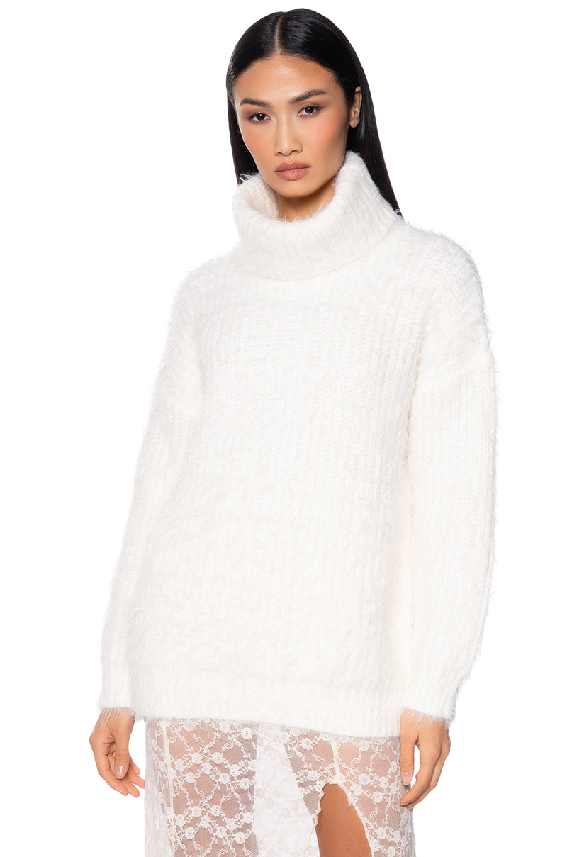 FEELING FREE FUZZY OVERSIZED TURTLENECK SWEATER