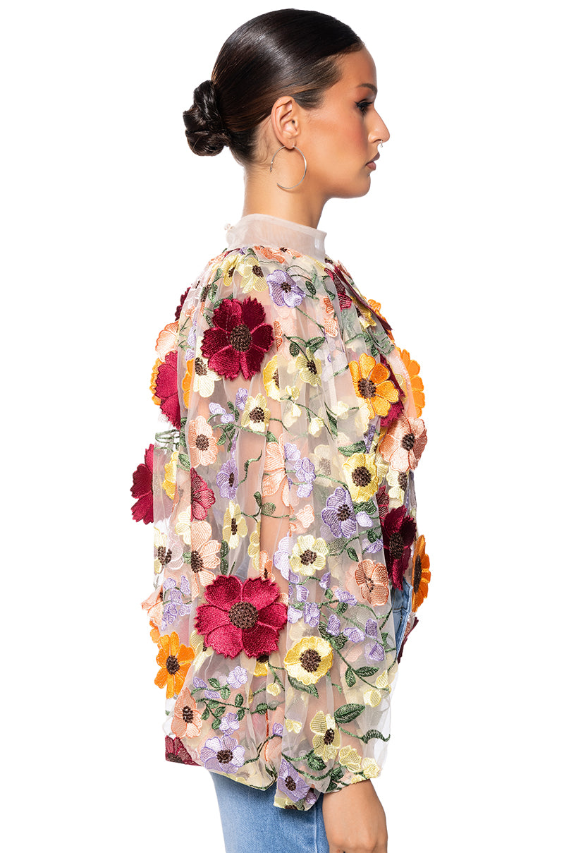 GARDEN DREAMS FLORAL BLOUSE