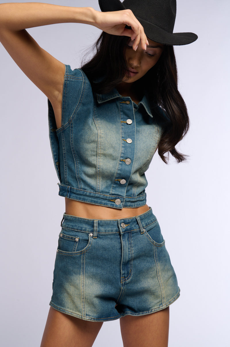 GEENA WASHED DENIM BUTTON DOWN TOP