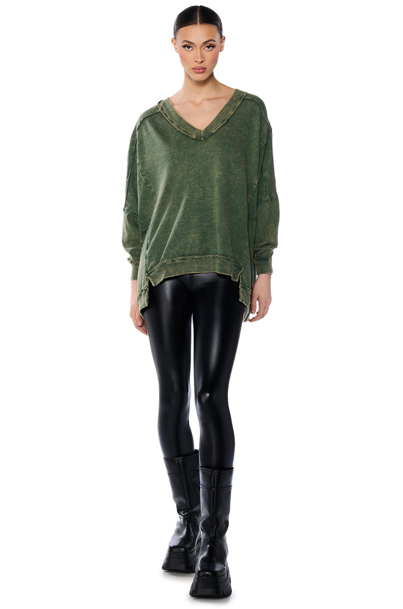 ARIA OVERSIZED V NECK SWEATSHIRT