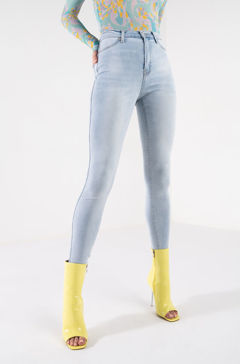 FLEX-FIT HIGH WAISTED SUPER STRETCHY SKINNY JEANS