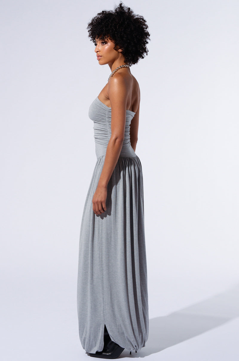 IT'S GIVING GODDESS KNIT MAXI DRESS