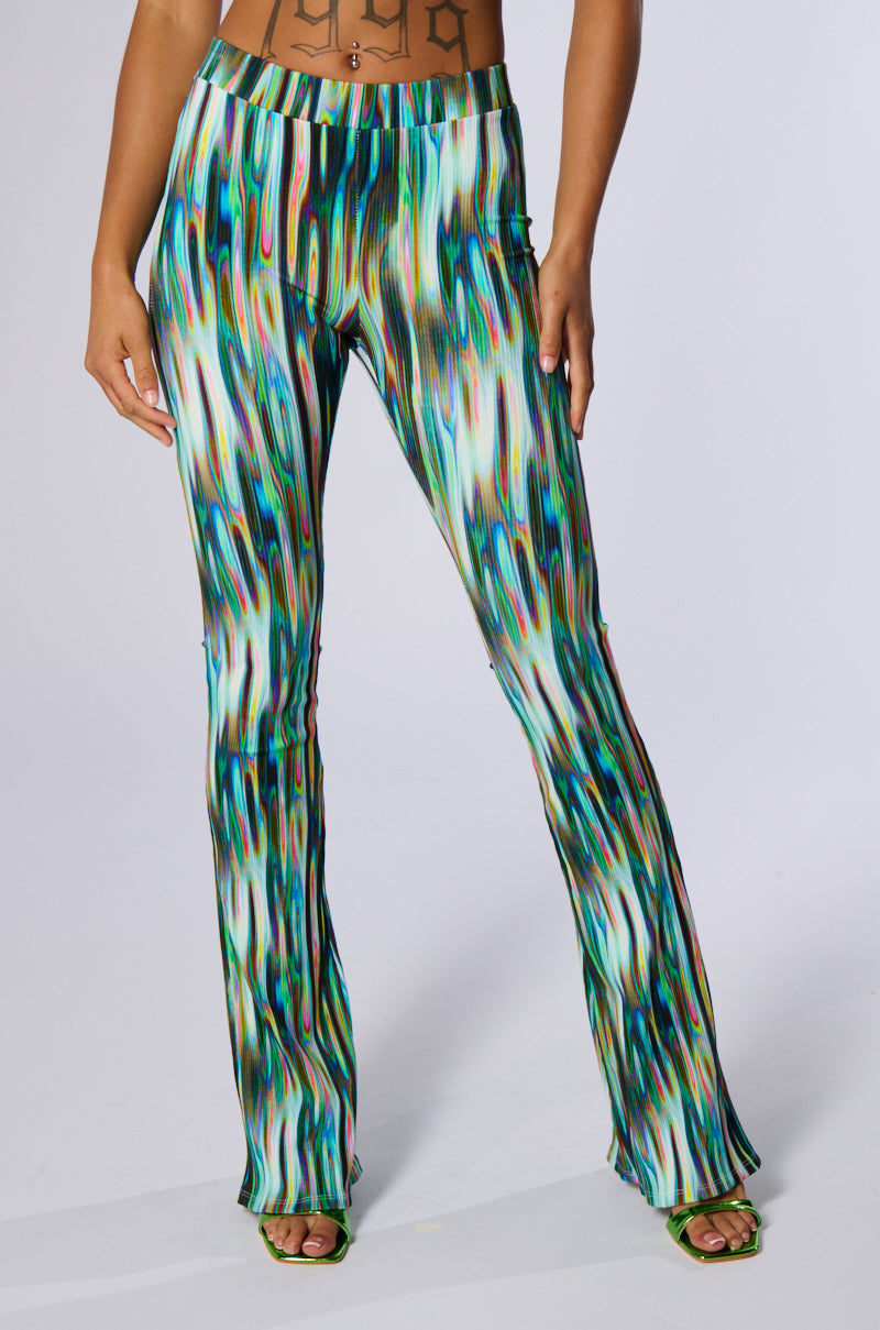 TRIPPY MULTICOLOR KICK FLARE LEGGING