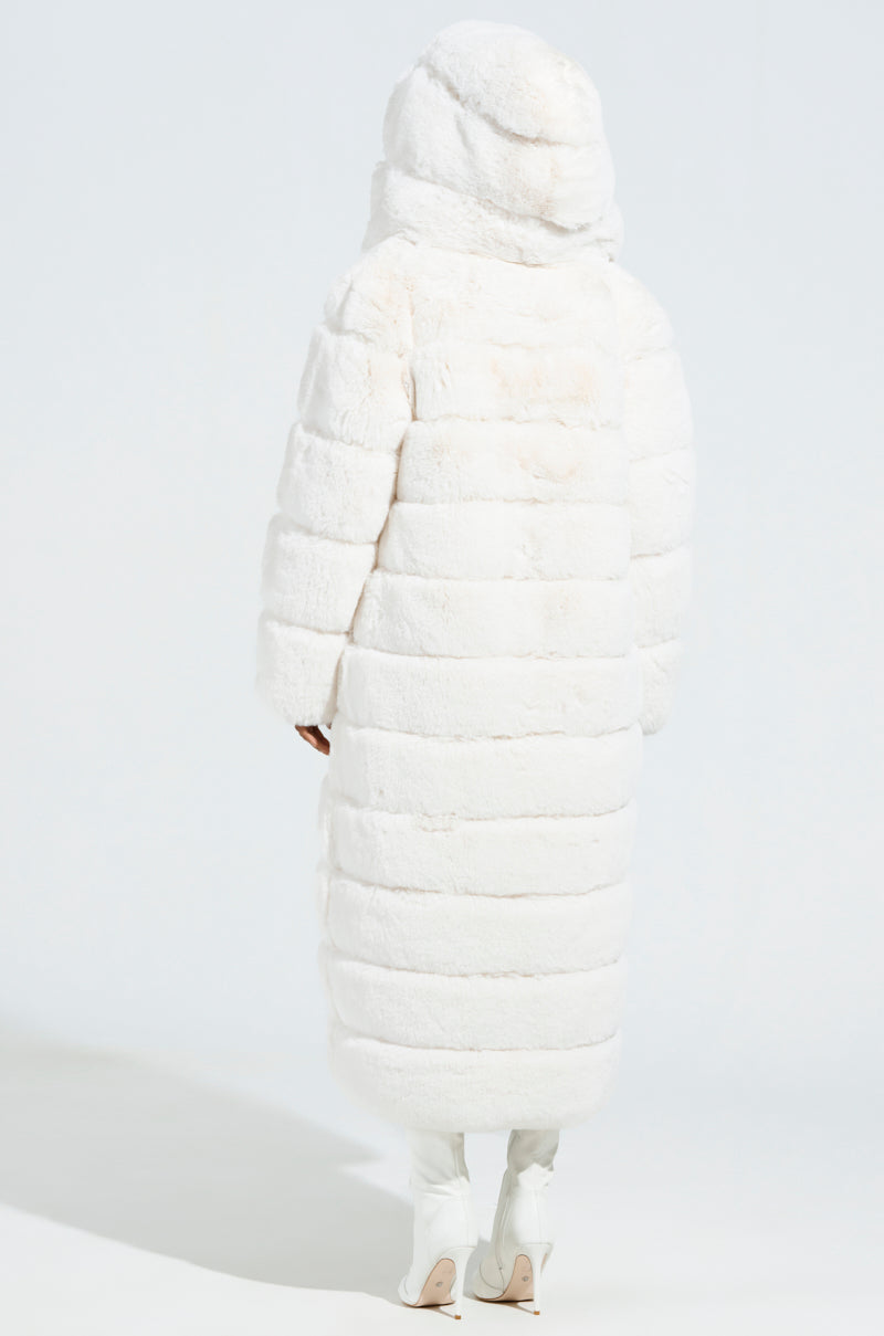 LUXE JENNY HOODED FAUX FUR TRENCH IN WHITE