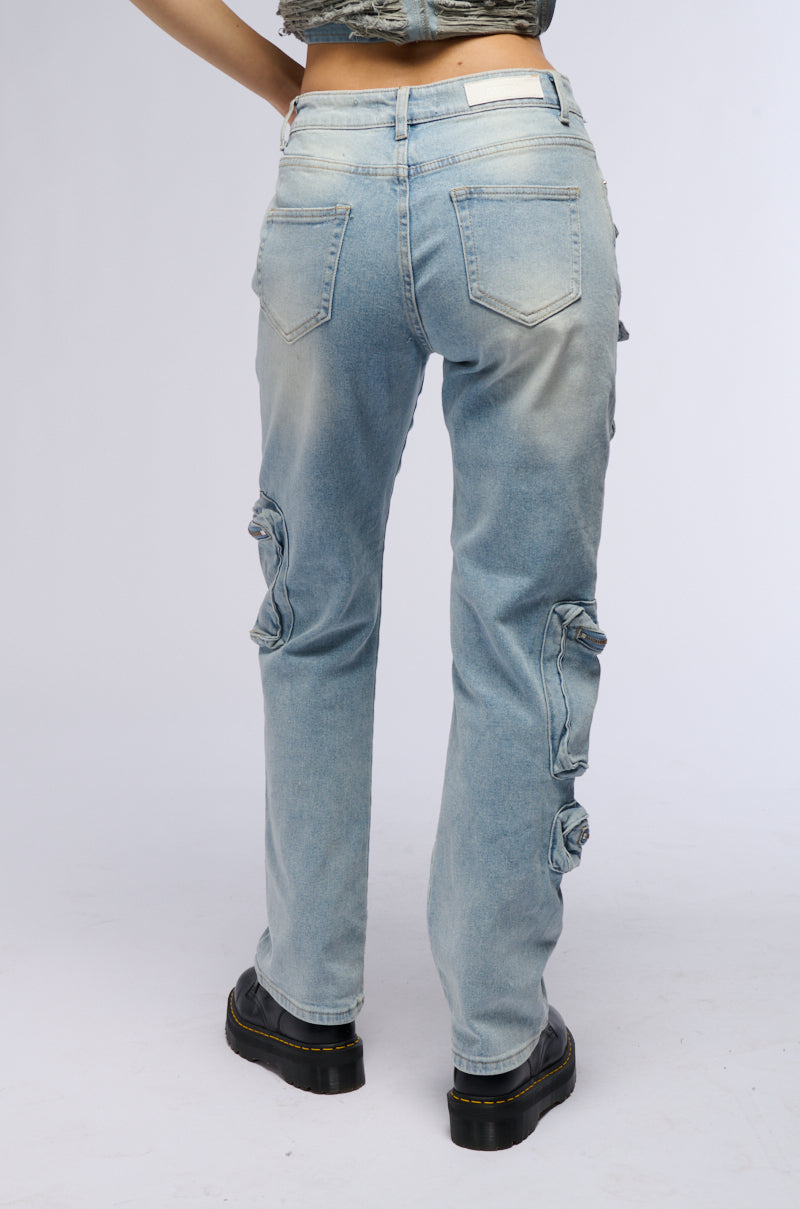 ALL OVER POCKET DETAIL RELAXED FIT JEANS