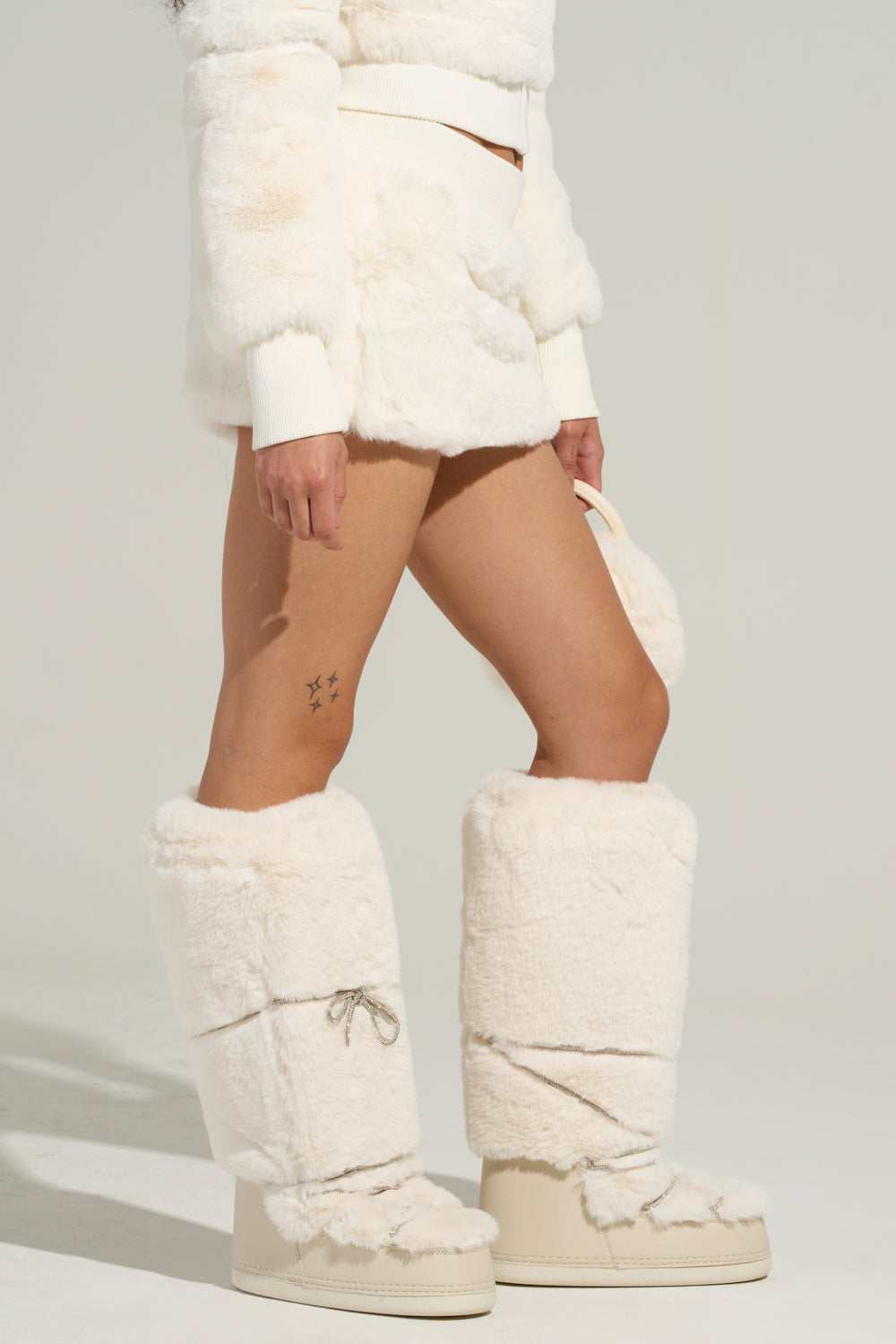 COLDEST WINTER FUR MINI SKIRT IN WHITE