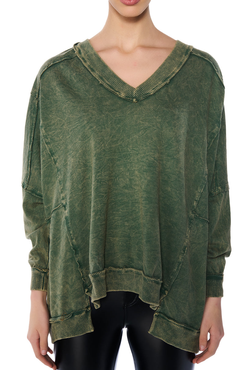 ARIA OVERSIZED V NECK SWEATSHIRT