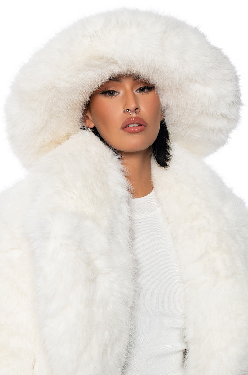 PARTY BCARDI FAUX FUR BUCKET HAT