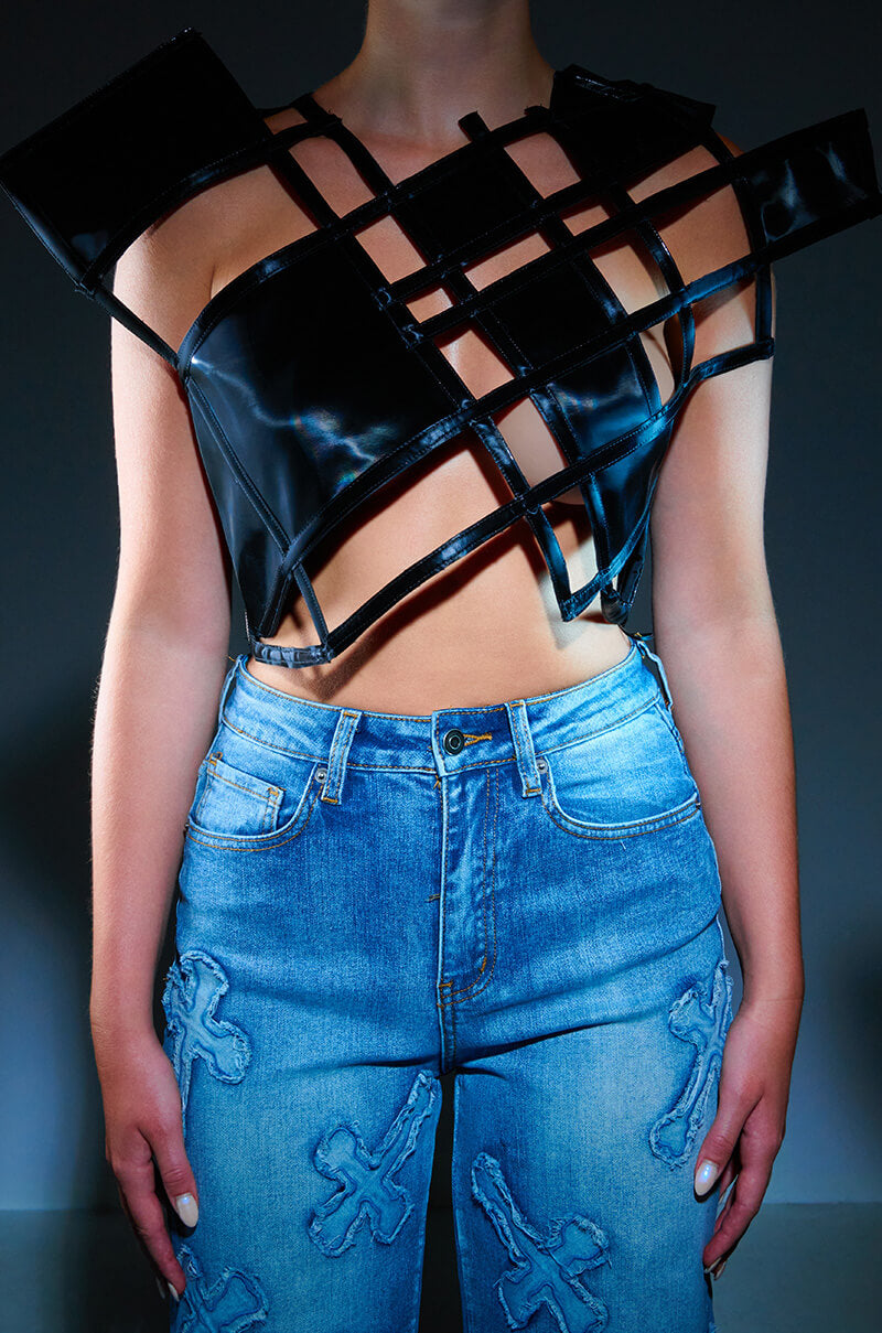 BINX ABSTRACT CUT OUT TOP