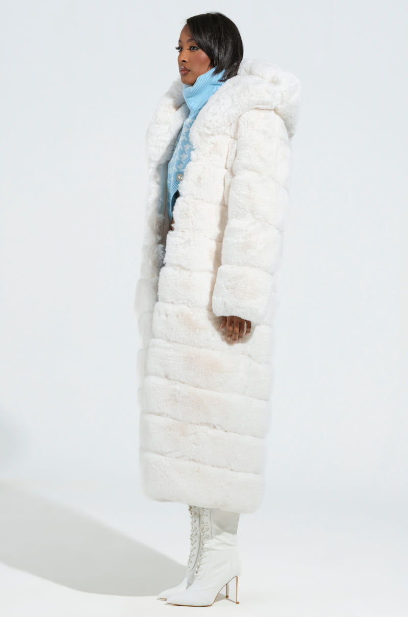 LUXE JENNY HOODED FAUX FUR TRENCH IN WHITE