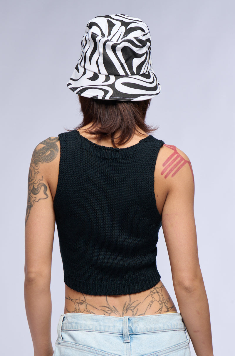 SHREDDED KNIT SLEEVELESS CROP TOP IN BLACK