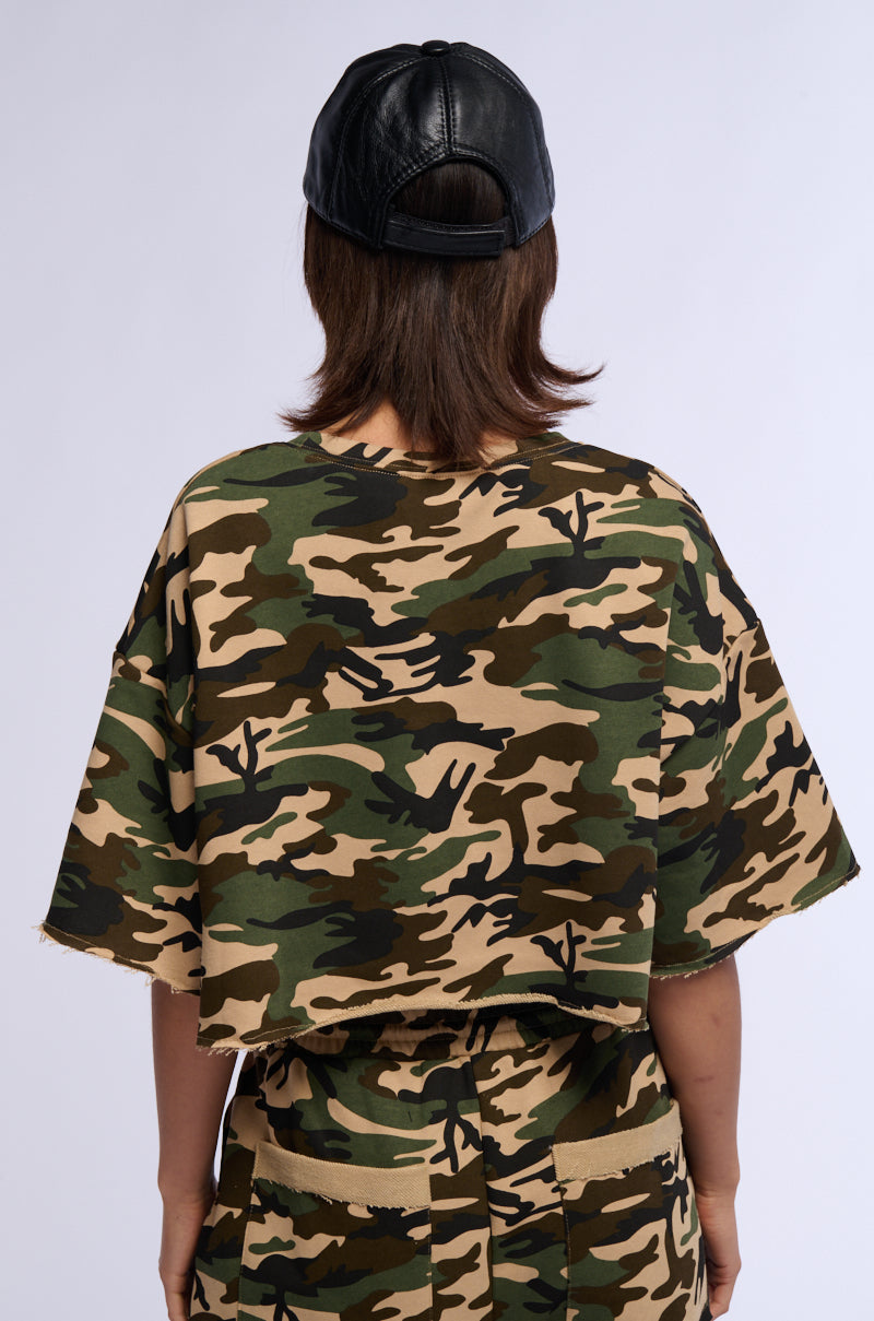 LIFT ME UP SHORT SLEEVE CAMO CROPPED SHIRT