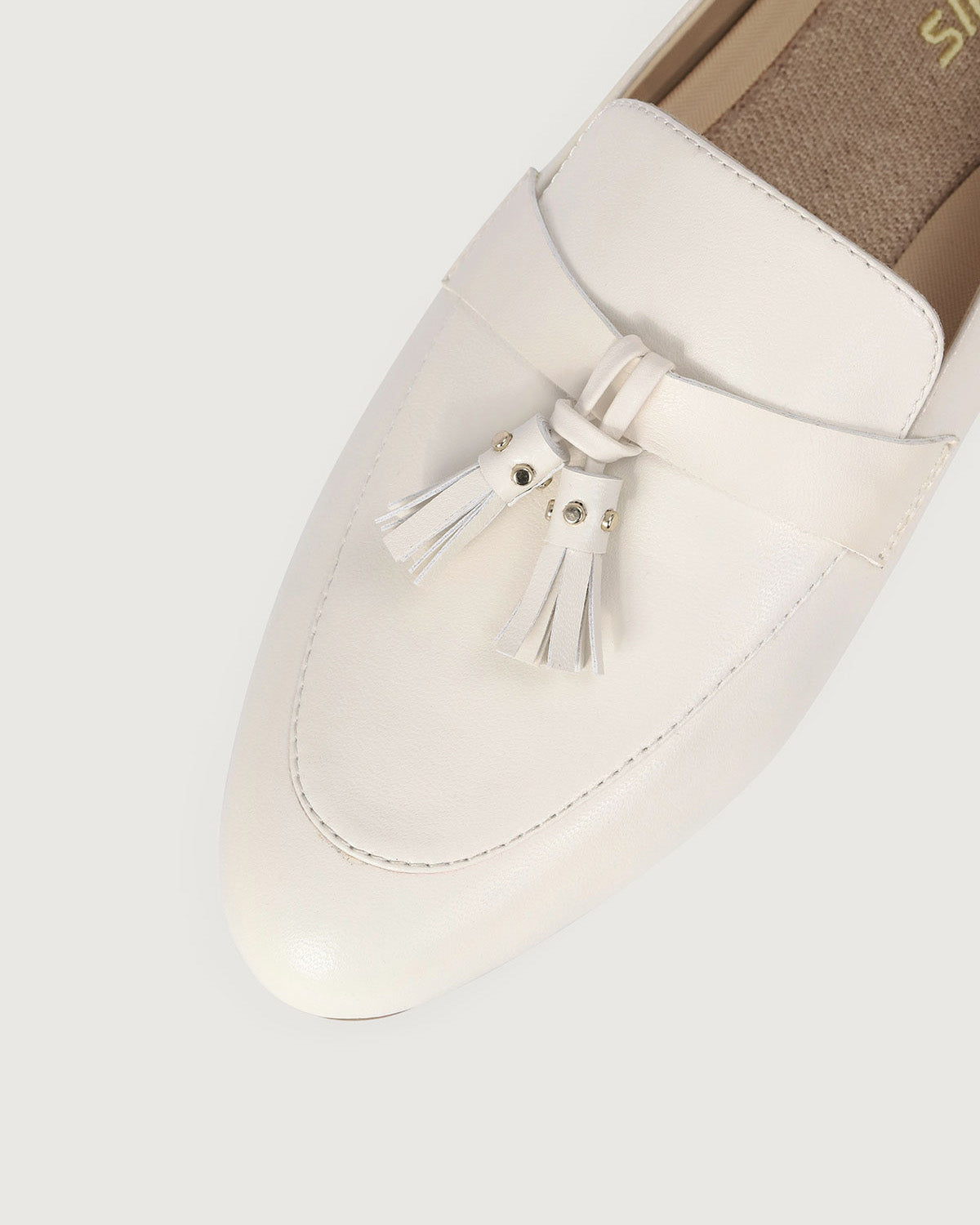 Enfiis Off White Loafer Flats