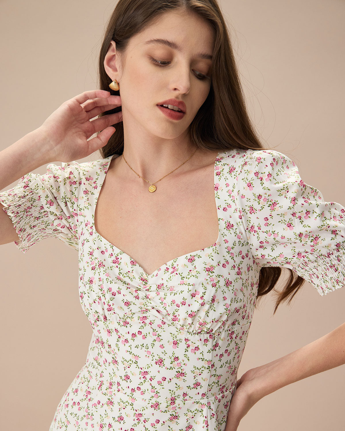 The Beige Sweetheart Neck Puff Sleeve Floral Midi Dress