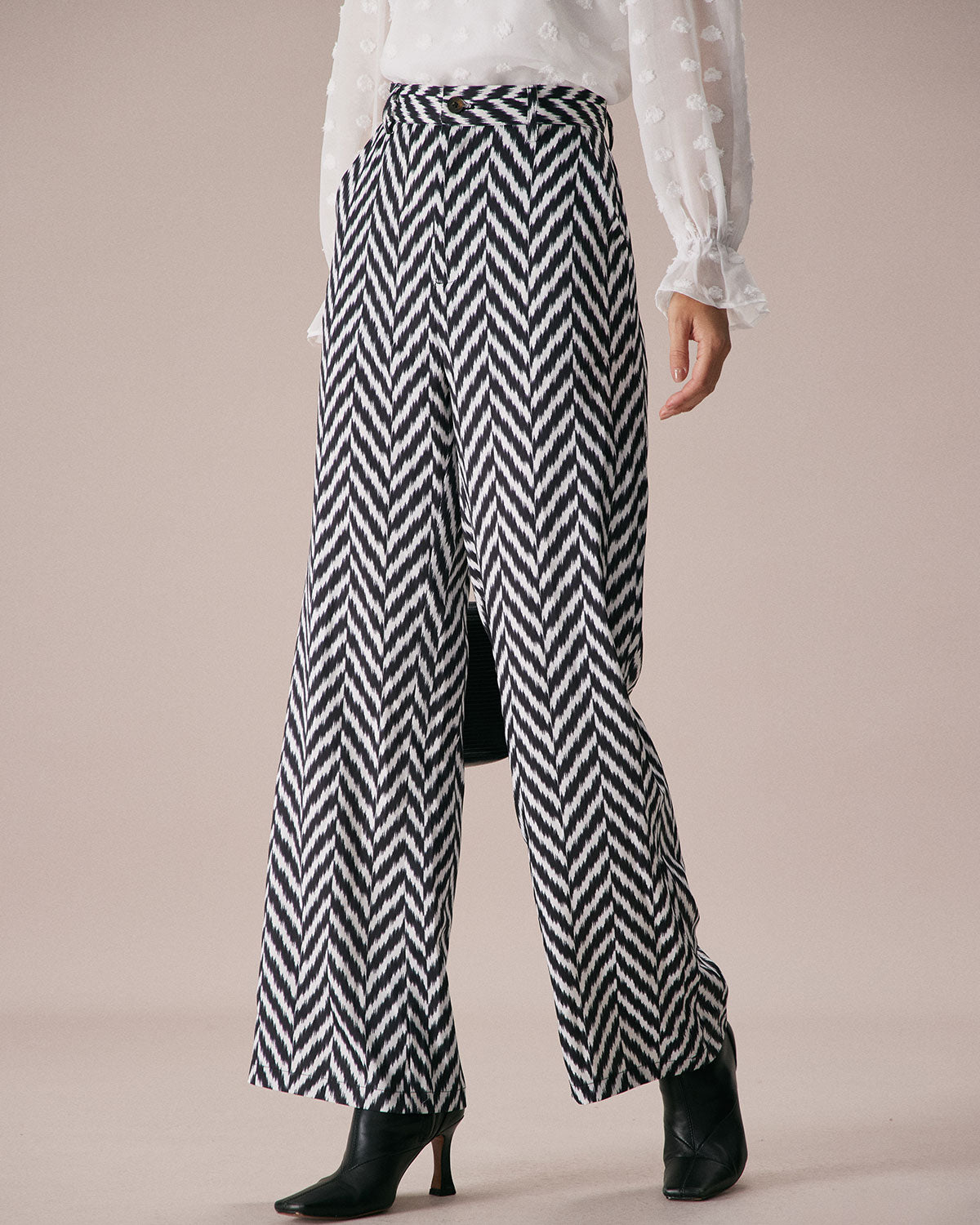 The Grey Wave Pattern Button Straight Pants