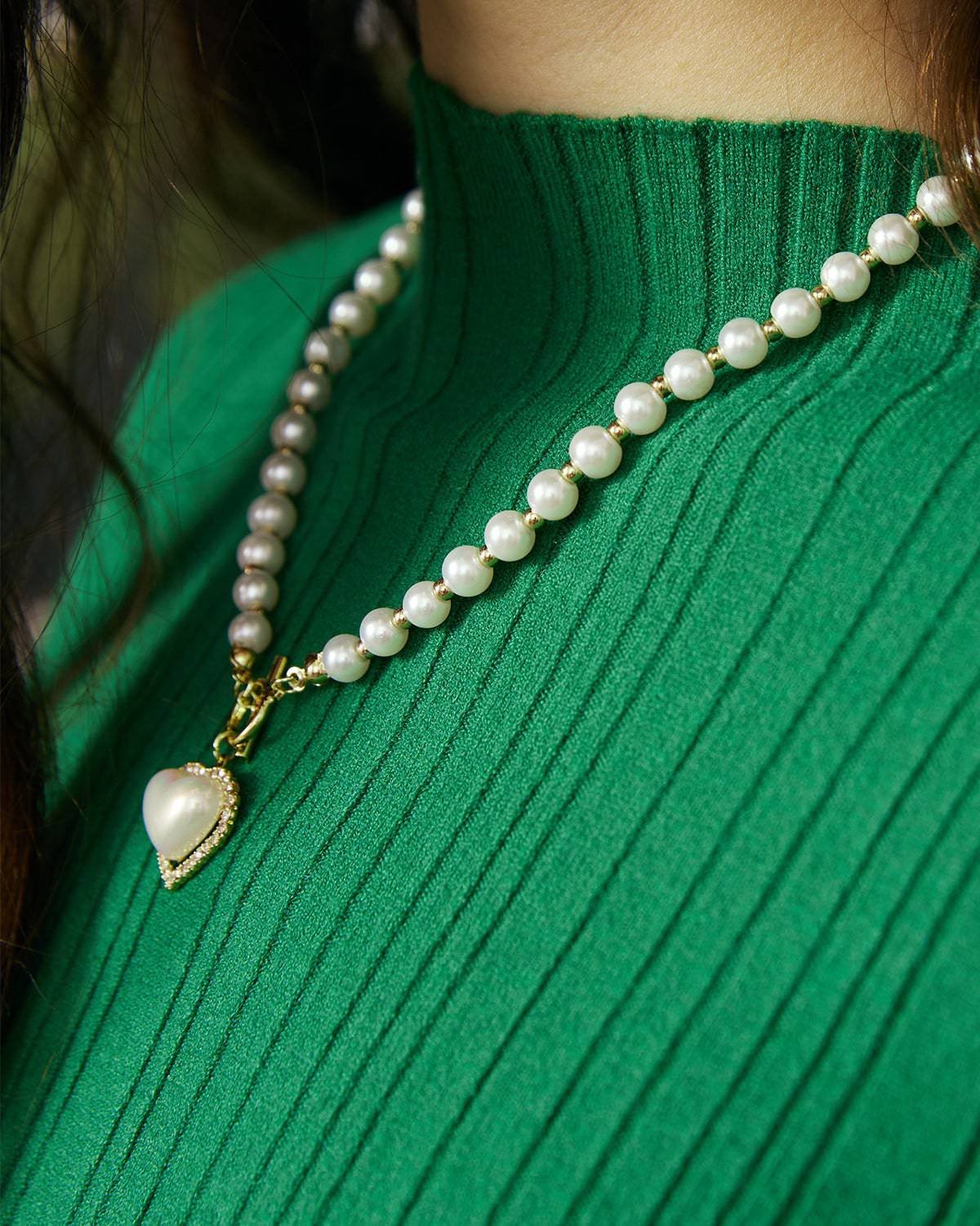 The Faux Pearl Decor Heart Pendant Necklace