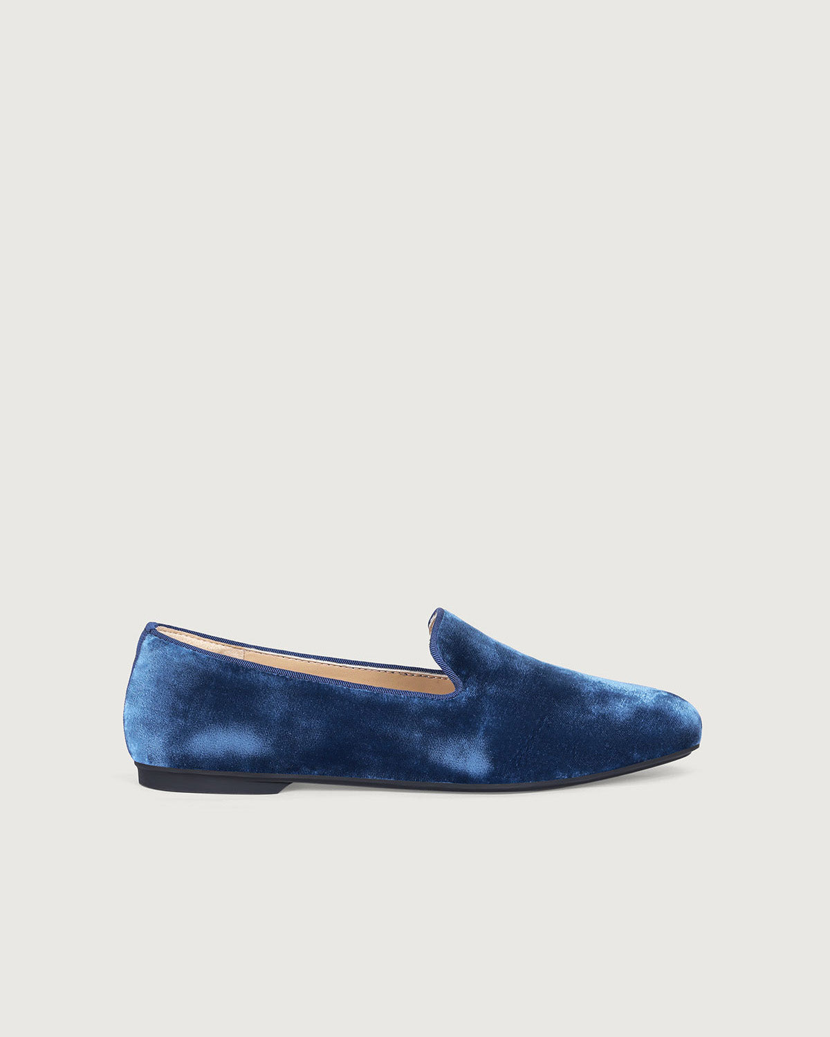 Enfiis Velvet Loafer Flats